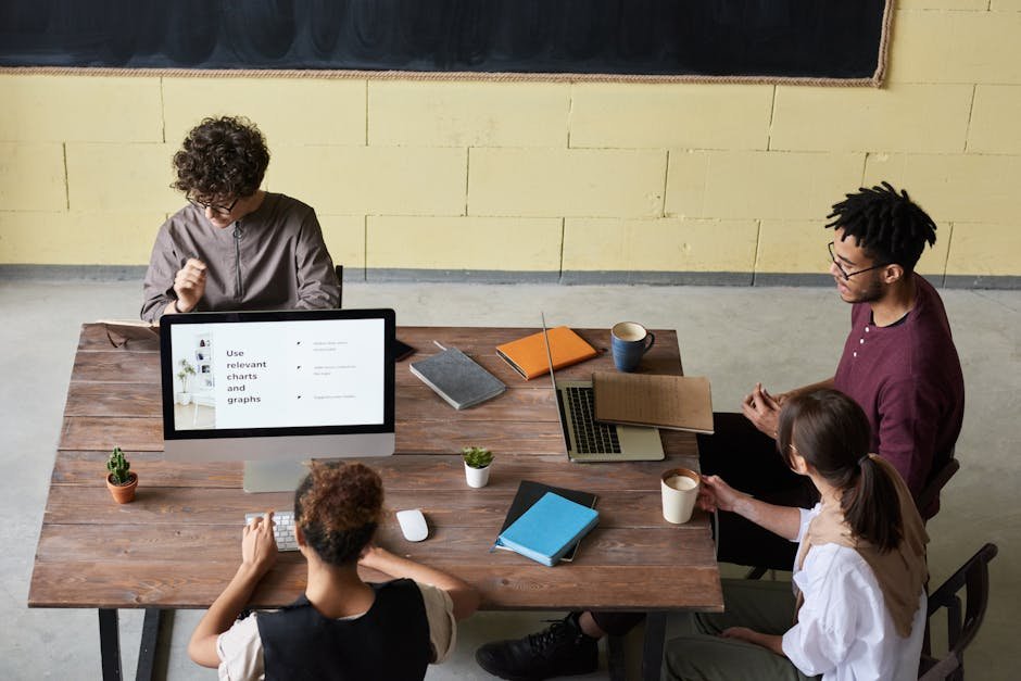 Equipe de PME utilisant une intelligence artificielle gratuite en français
